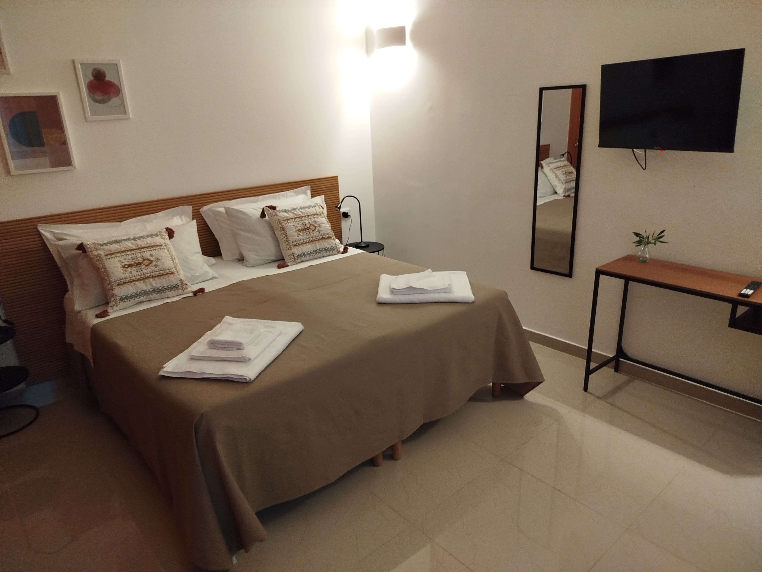 detail2-terrarossa-bedroom-wide-photo